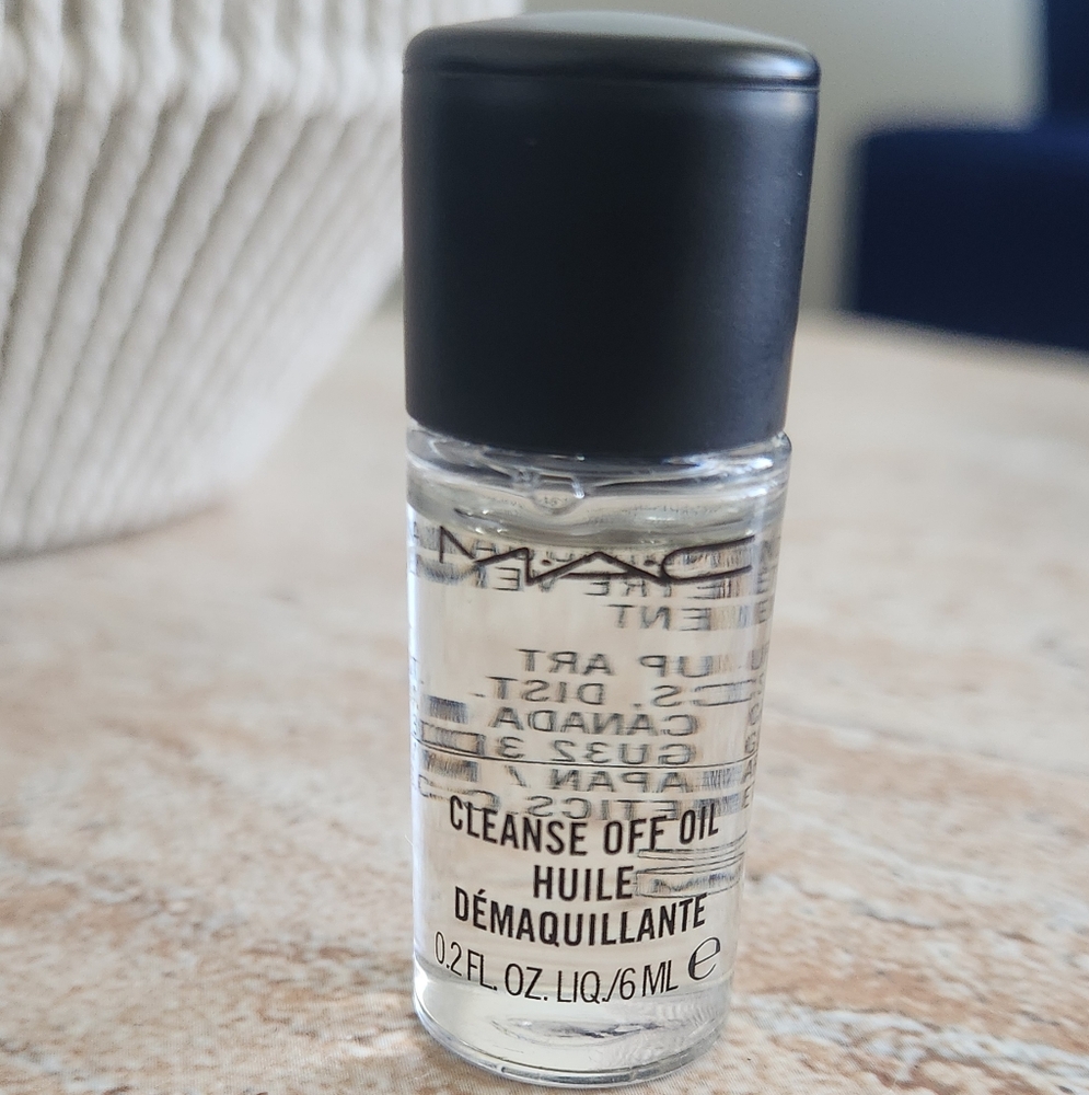 NEW MAC Cosmetics Cleanse Off Oil Makeup Remover